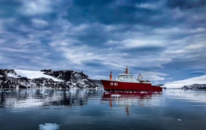 Professora do IHAC embarca para Antártica em expedição de pesquisa